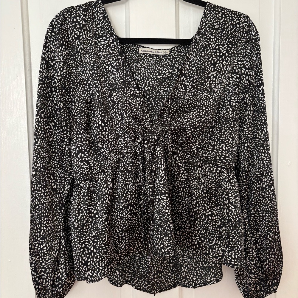 Abercrombie black & white patterned top